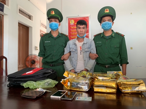 Bộ đội Biên phòng bắt 2 đối tượng, thu giữ 17kg ma túy tổng hợp