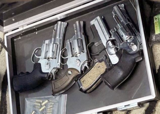 Bắt vụ tàng trữ 10 kg ma túy thu nhiều súng quân dụng và lựu đạn