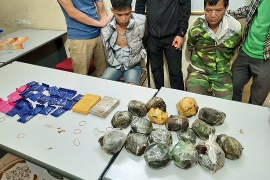 Sơn La: Bắt giữ 4 đối tượng vận chuyển hơn 11 kg ma túy