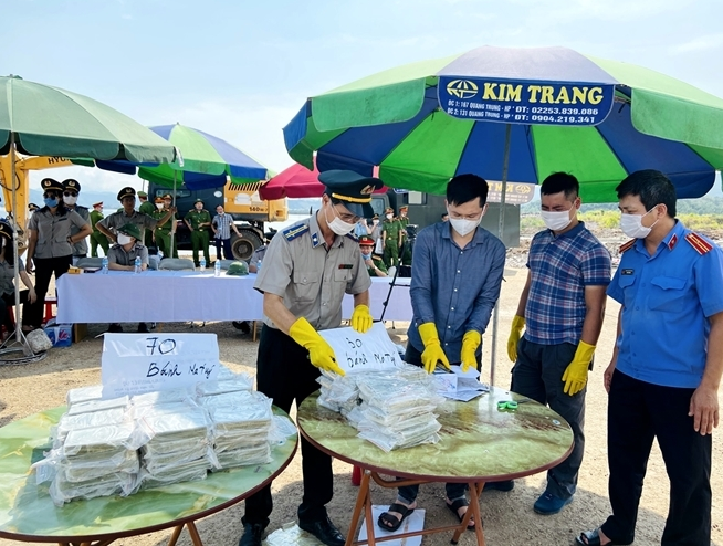 Tiêu hủy vật chứng trong vụ CSGT Quảng Ninh bắt 100 bánh heroin